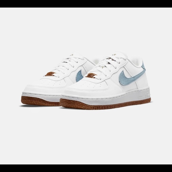 Nike Air Force 1 LV8. (Sustainable Material) - Picture 3 of 9